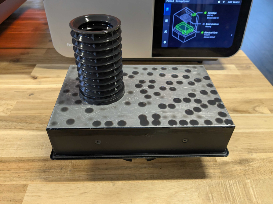 Printed silicone part on the print bed